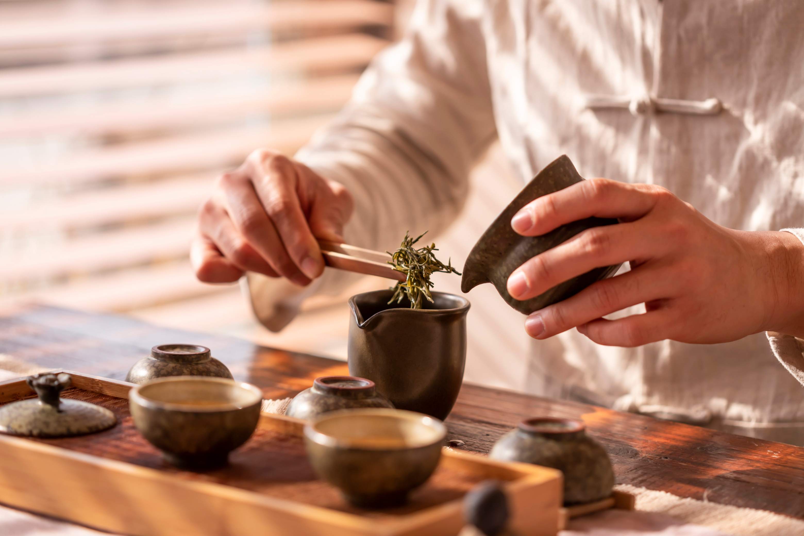 隆泰研发中心新品拼配茶试样完成，适配多元饮品场景